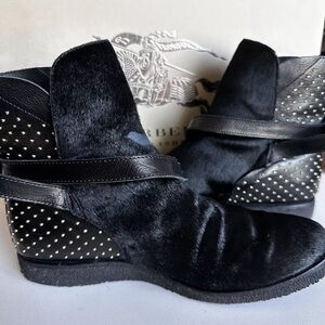 Burberry Womens Eskdale Flat Leather Calf hair Boots Studs 38 W/box Retail $950